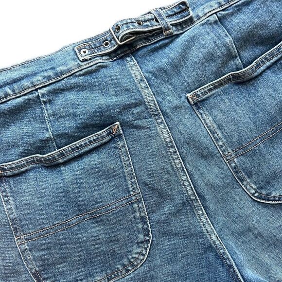 Old Navy high rise A-Line Cut off style Jean shorts Size 14 - Picture 4 of 14